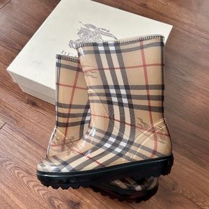 Burberry Niles Rain Book - kids
